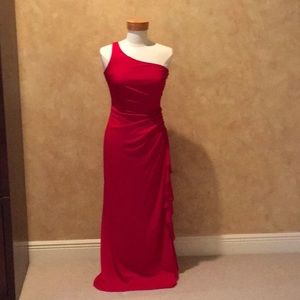 Beautiful Red One Shoulder Gown